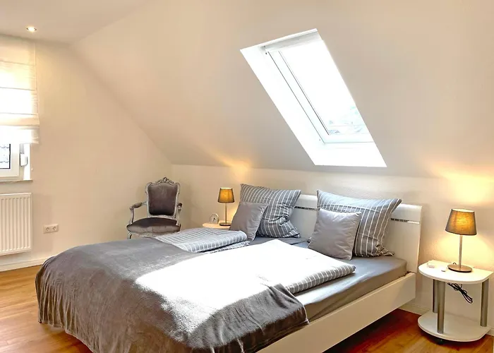 Апартаменты Altes Winzerhaus Am Moselufer - Klosterberg *